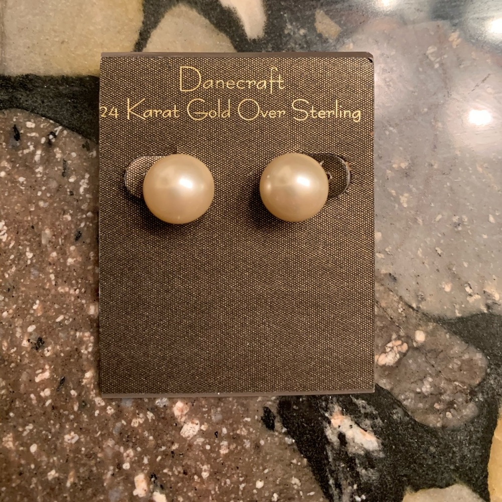 NWT 24k gold pearl earrings